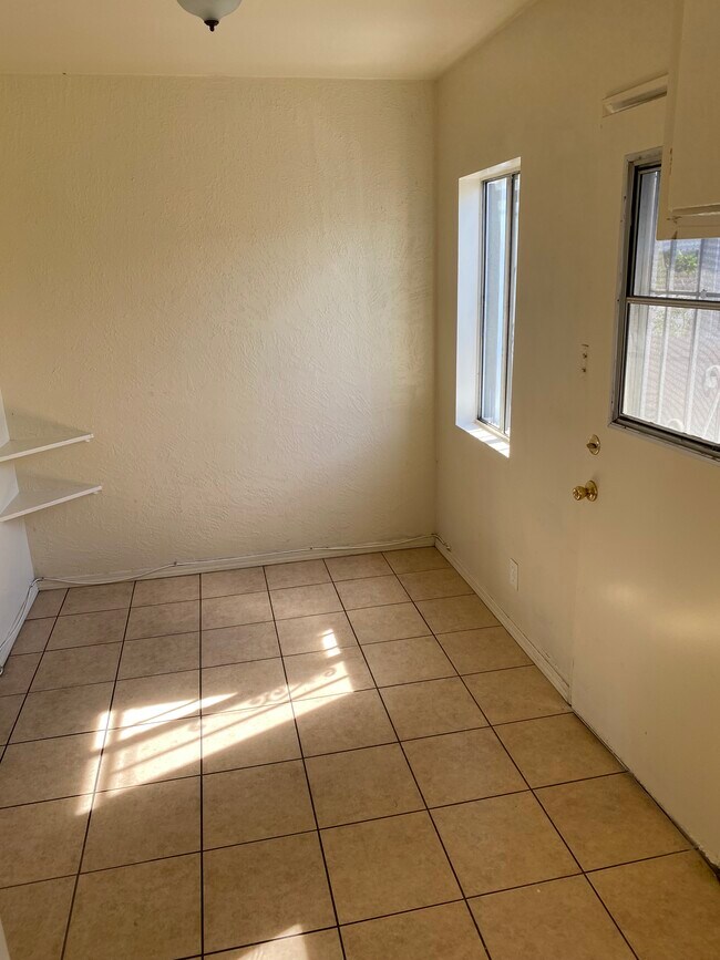 6903 Walker Ave Unit B, Bell, CA 90201 Apartments in Bell, CA