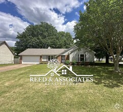 Building Photo - 2076 Lauren Ln