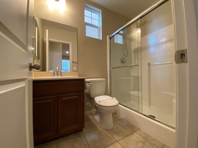 Foto del edificio - Beautiful 5 Bedroom/3 Bath Oceanside Home in Dixie Village