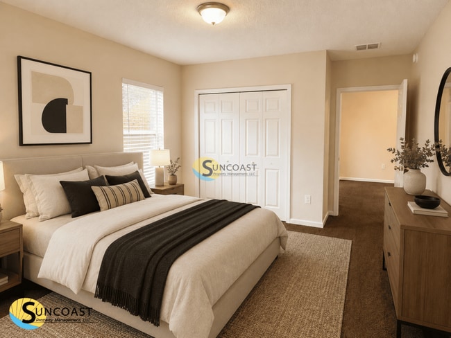 Building Photo - 6985 Ortega Woods Dr