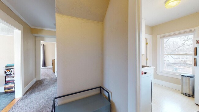 Foto del edificio - AVAILABLE August! - 807 Grand Ave