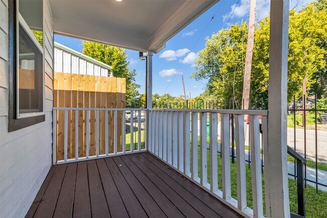 Foto del edificio - 3440 Bremond St