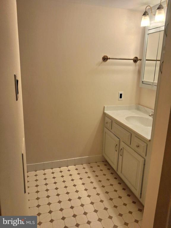 Building Photo - 128 Nottoway Dr