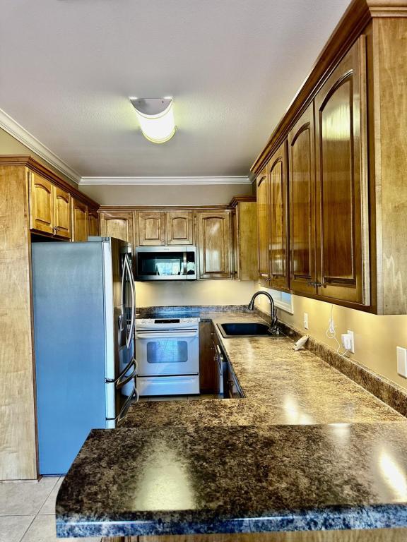 Foto del edificio - 124 Whitney Ave