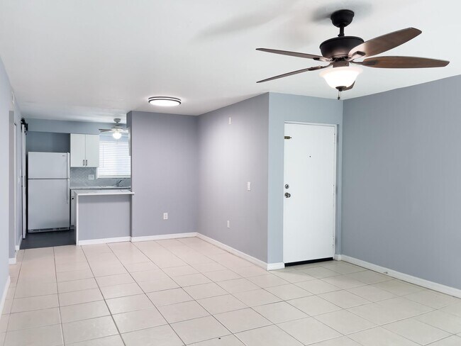 Foto del edificio - Affordable 2 Bedroom Condo - Water Utility...
