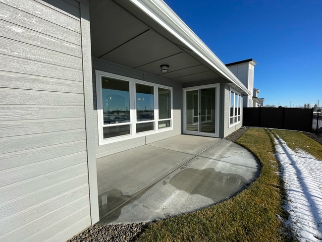 Building Photo - 2145 E Valensole St