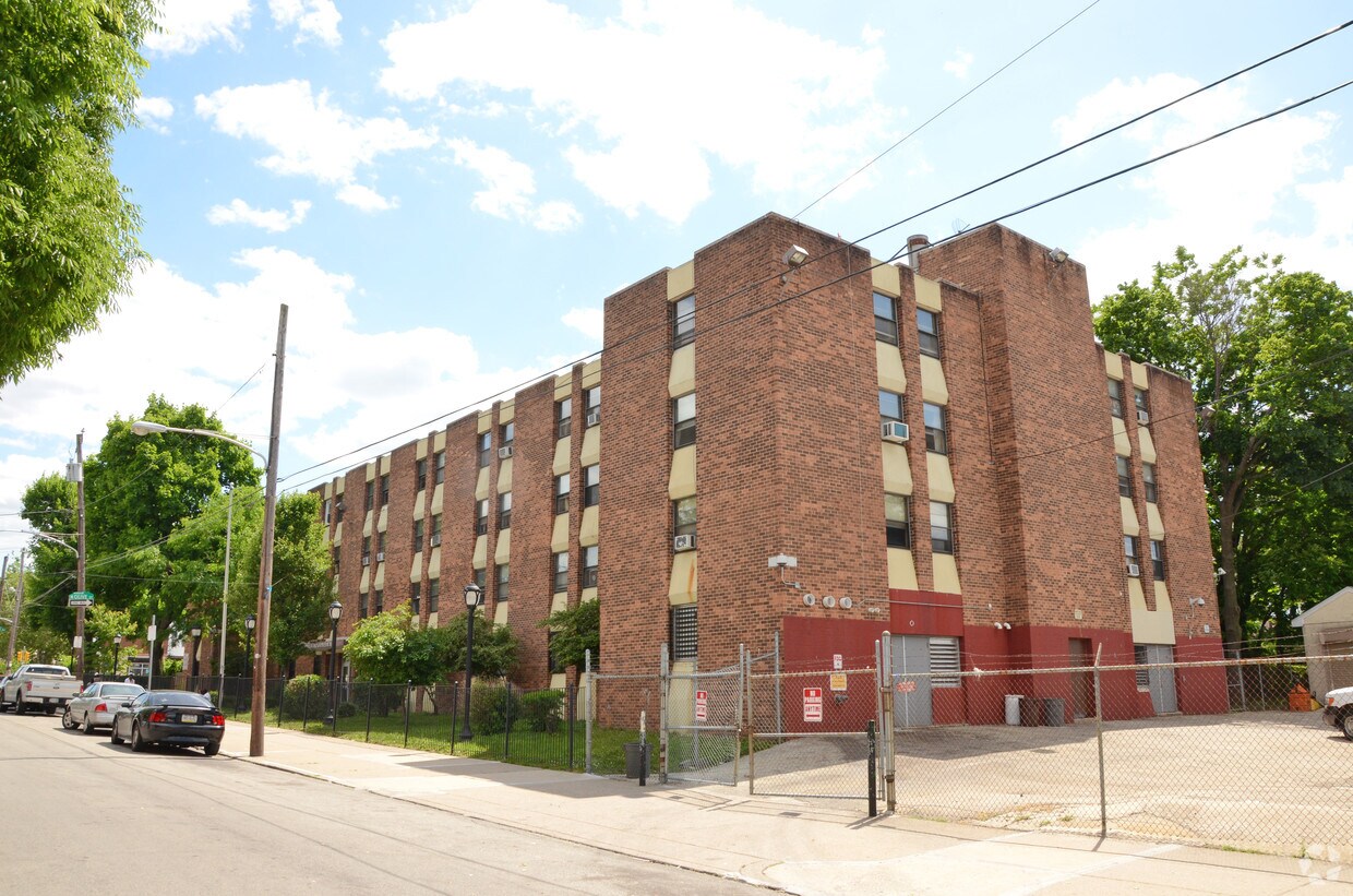 Foto del edificio - Katie B. Jackson Plaza