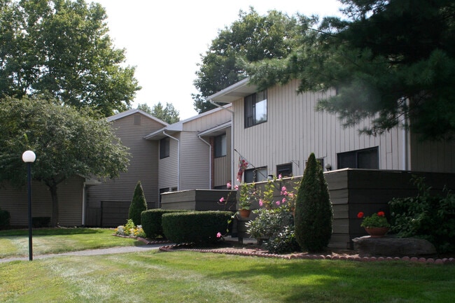Building Photo - 26 Rampart Ct