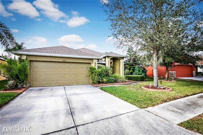 Foto del edificio - 6810 Cromwell Garden Dr
