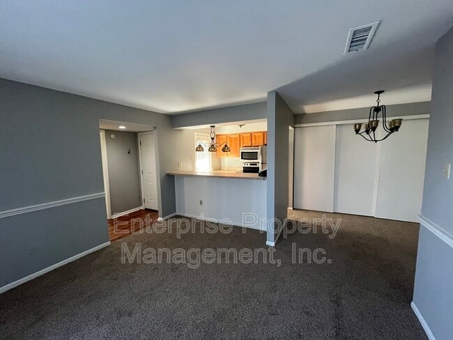 Building Photo - 6782 Quail Hollow Ct