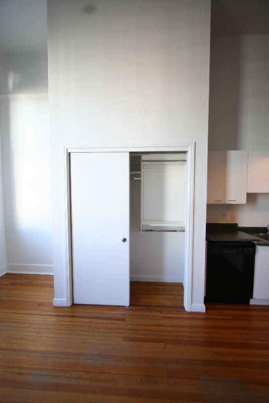 Foto del edificio - 301 Central Ave NE Ave