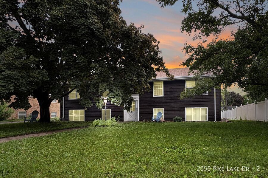 Foto principal - 2050 Pike Lake Dr