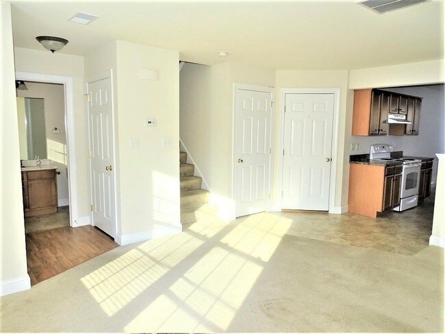 Foto del edificio - 20 Bradford Dr