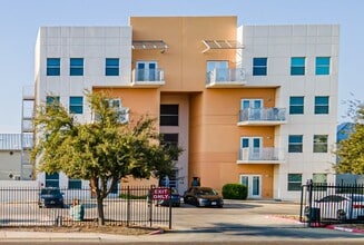 Building Photo - 502 Shiloh Dr