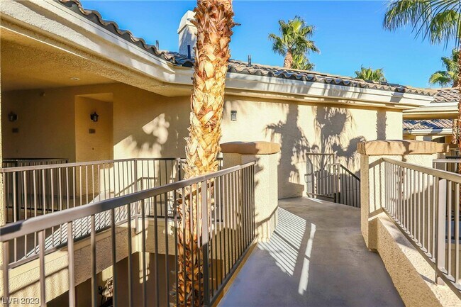 Building Photo - 7135 S Durango Dr