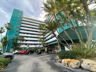 Building Photo - 1700 NW N River Dr
