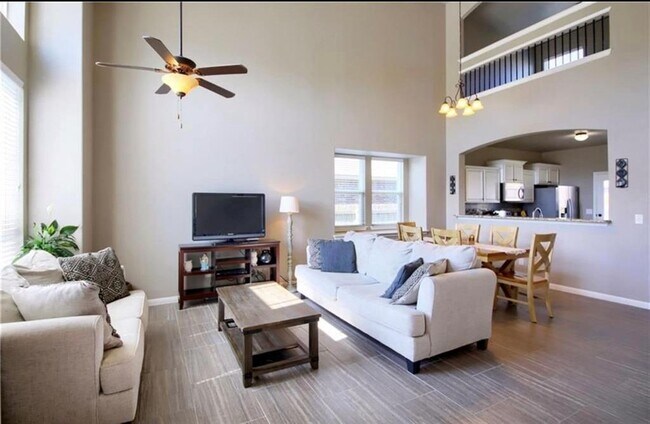 Building Photo - 1003 Coconut Cove