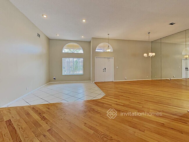 Foto del edificio - 10347 NW 50th Ct