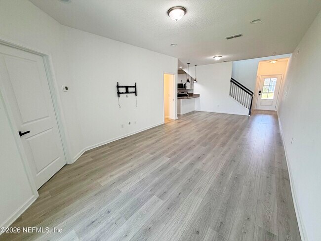 Foto del edificio - 716 Cherry Elm Dr