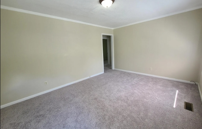 Building Photo - 320 Leatherwood Dr