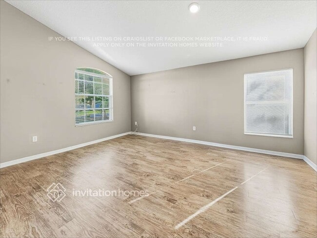 Building Photo - 7221 49th Pl E