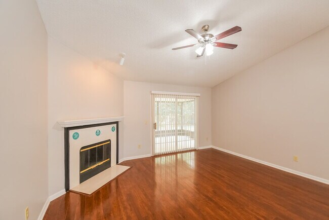 Foto del edificio - 9348 Cumberland Station Dr