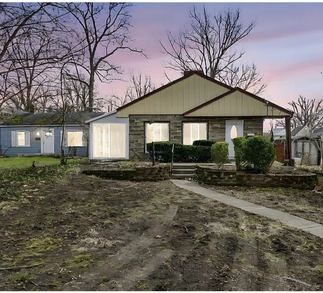 Building Photo - 204 Grove Ave