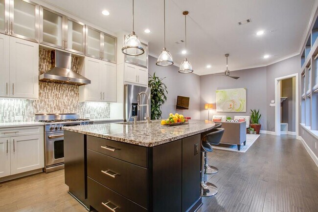 Foto del edificio - 1877 Stevens Bluff Ln