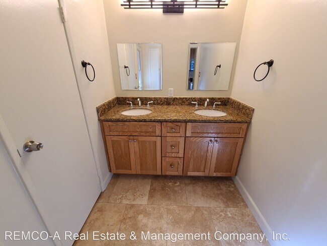 Building Photo - 3 br, 1.5 bath House - 4703 Paramount Blvd.