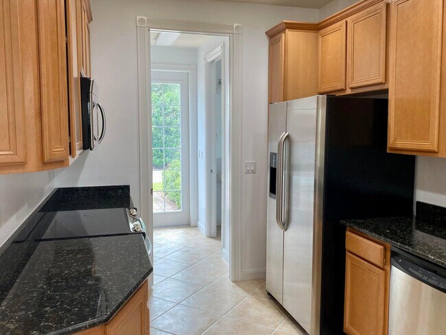 Building Photo - 1422 S Jeaga Dr