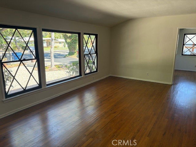 Foto del edificio - 22354 Burbank Blvd