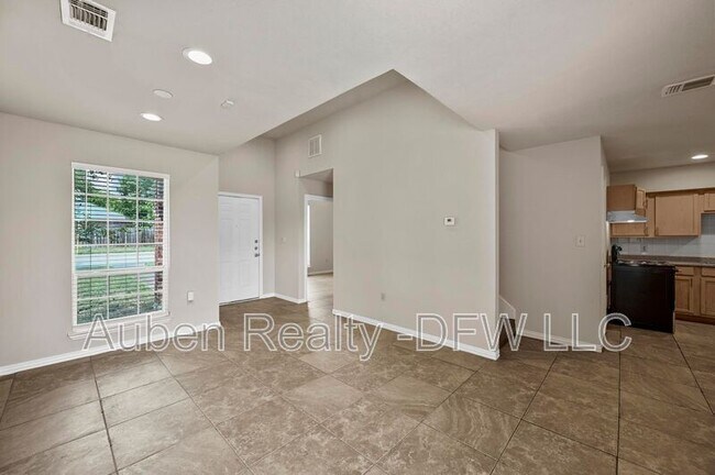 Building Photo - 902 Wentwood Dr