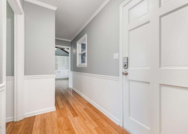 Foto del edificio - 709 Brent Rd