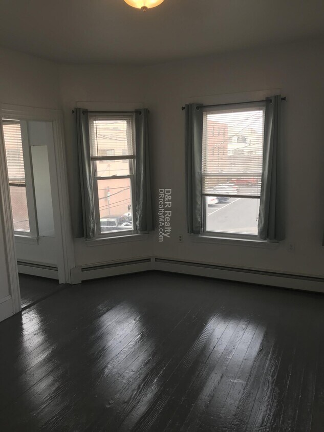 10 Warren St Unit 2, Cambridge, MA 02141 Apartments in Cambridge, MA