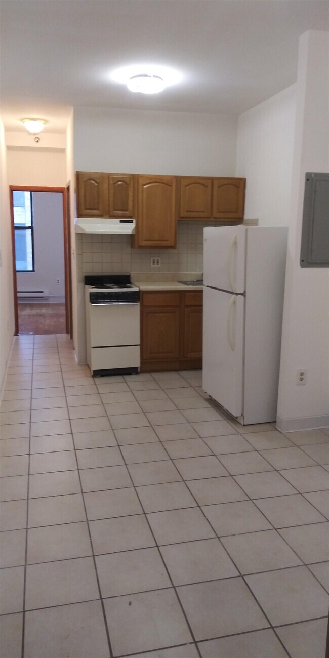 Foto del edificio - 1409 Grand St