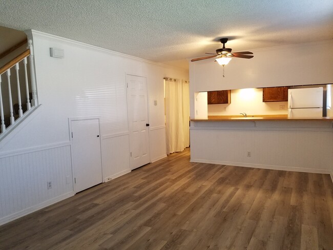 Building Photo - 1533 El Tigre Ct