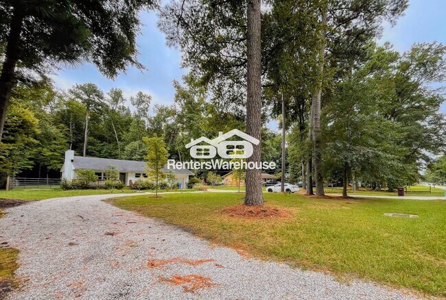 Foto del edificio - 421 Fernwood Farms Rd