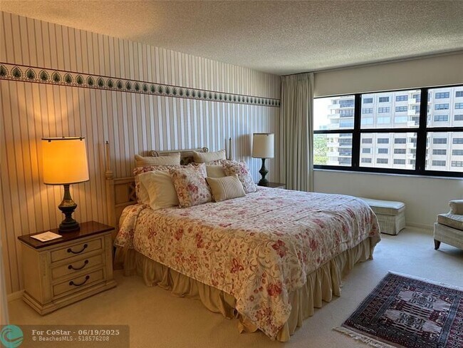 Foto del edificio - 4900 N Ocean Blvd