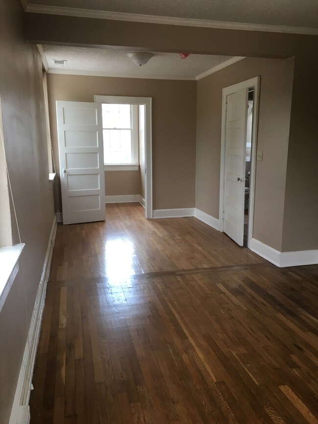 Building Photo - 2107 Sumter St