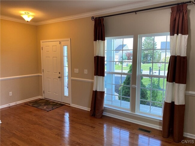 Building Photo - 107 Shaker Heights