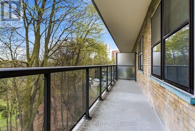 Building Photo - 49 Glen Elm Ave