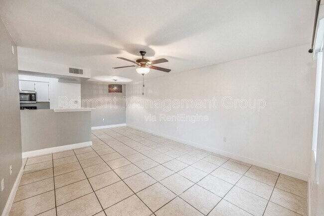 Foto del edificio - 3012 Parkway Blvd