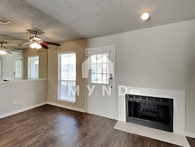 Foto del edificio - 4502 Gaston Ave Unit 314