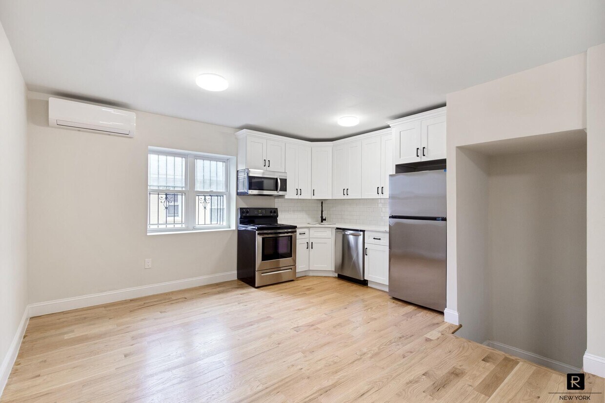 2955 Bronxwood Ave, Bronx, NY 10469 Townhome Rentals in Bronx NY