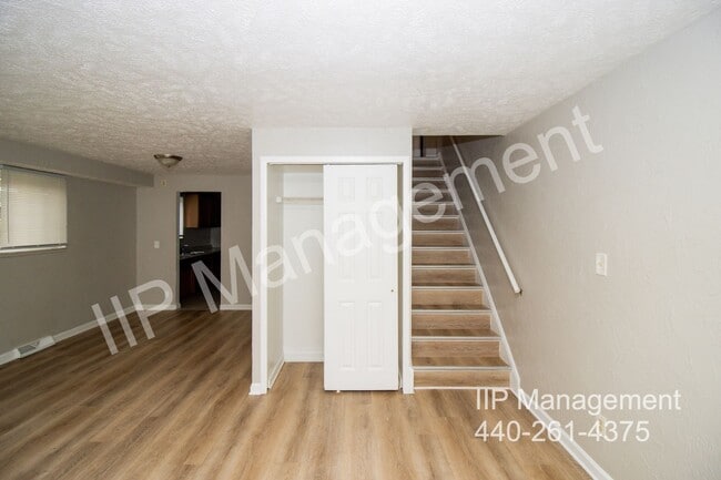 Building Photo - 23984 Banbury Cir