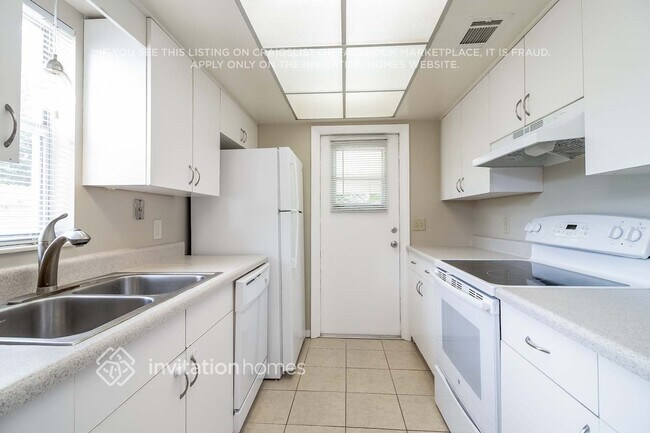 Foto del edificio - 409 S Hawthorn Cir