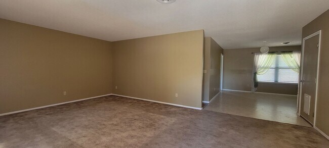 Foto del edificio - 3 bedroom 2 bath home