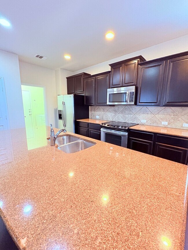 Foto del edificio - Large Home In Preston Village