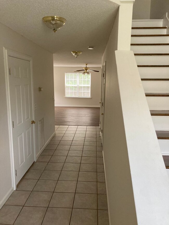 Foto del edificio - Updated 3/2.5 Townhouse in Armuchee- $1,350