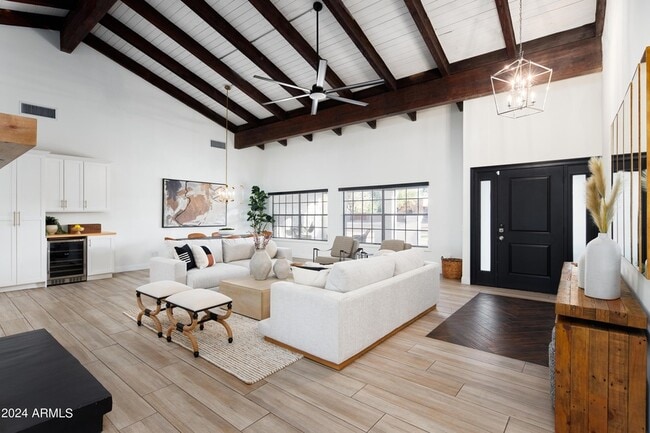 Building Photo - 8420 E Pepper Tree Ln